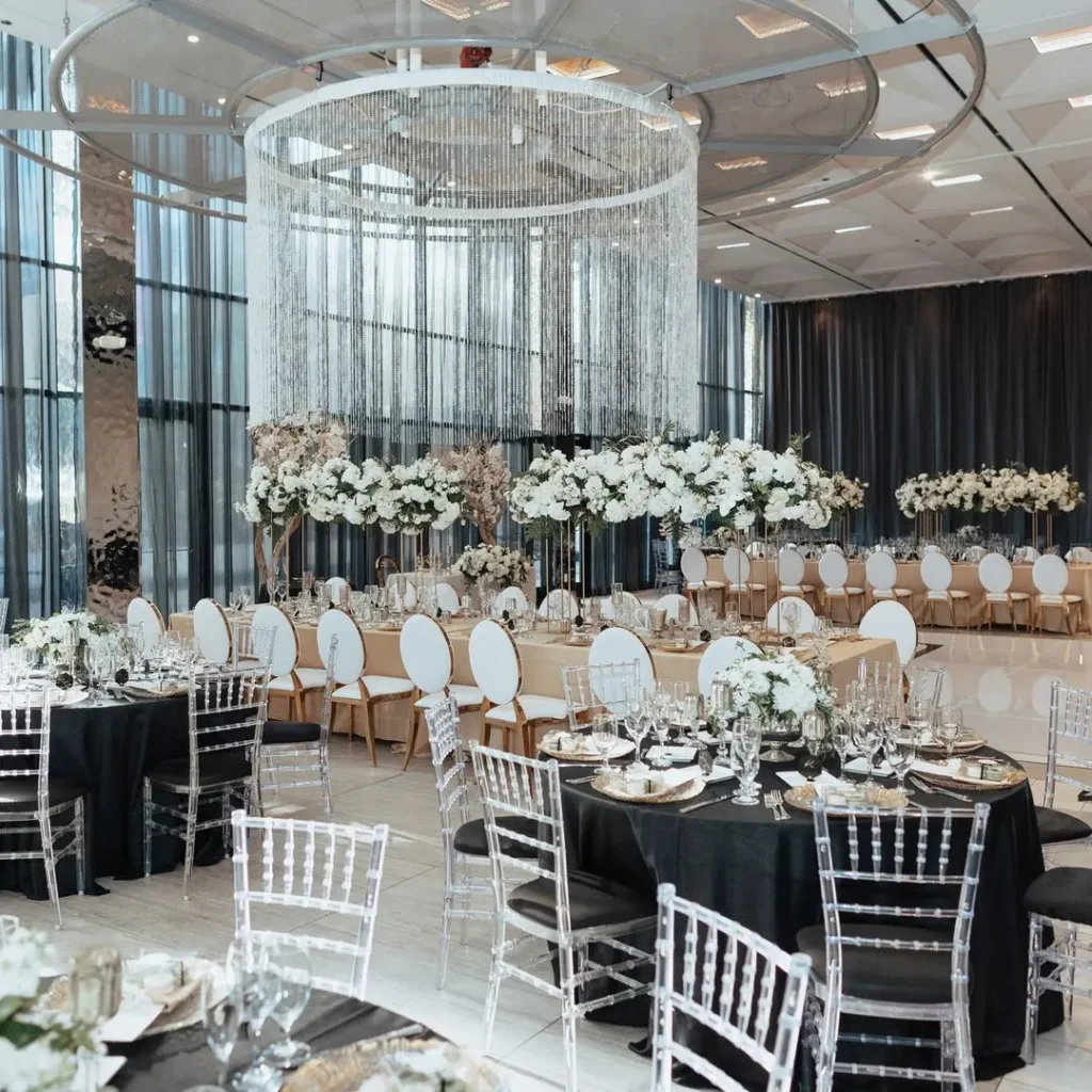 gorgeous-glasshouse-reception-set-up